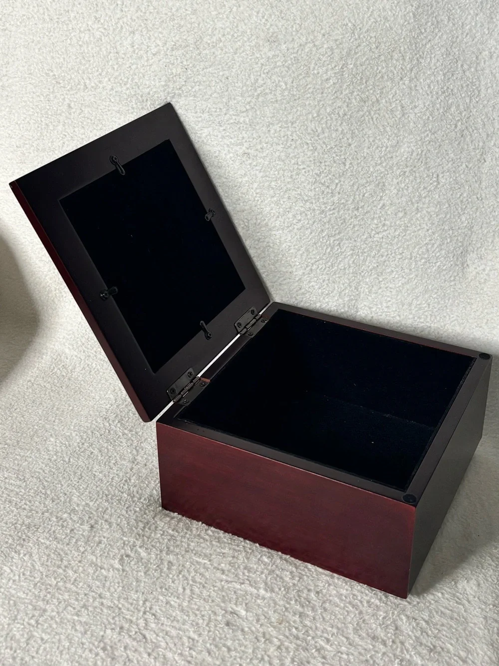 Classic Mahogany Jewelry Organizer Box with Ornate Silver-Tone Top